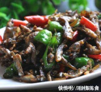 尖椒|遇到这种鱼我总要买2斤,含钙量特别高,家里小美女吃了长高高!