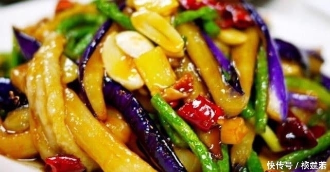 茄子|炒“茄子”时到底焯不焯水,看大厨炒完,原来20年都做错了!
