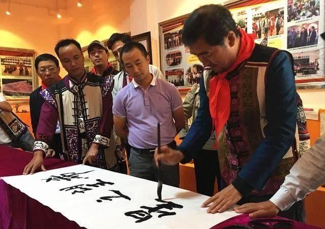 张国立#张国立书法是苦练出来的,书协大佬:日后还会取得更大成绩