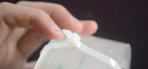 胶带|胶带上绑一根塑料扎带,作用太棒了,解决了很多人的困扰,太实用了