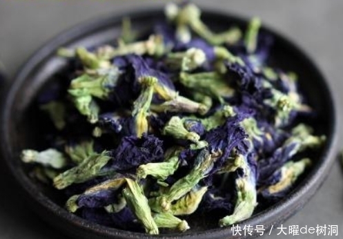 中年|女性常用此物泡水喝,早晚一杯,淡化色斑,防皱纹,谁喝谁健康