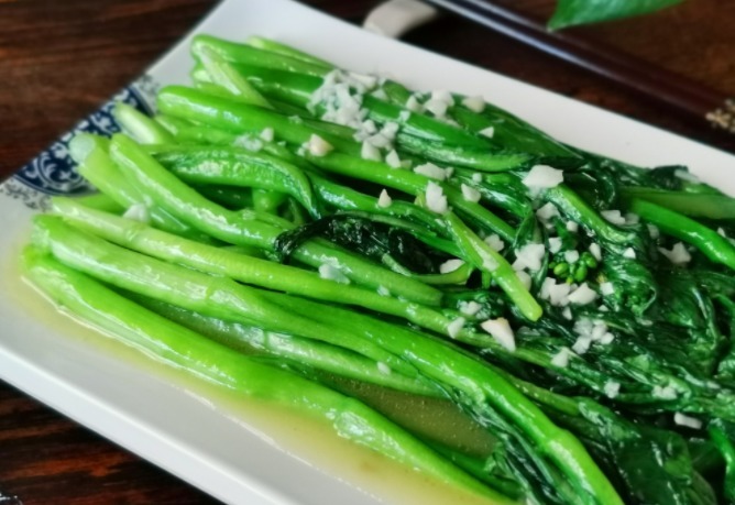 中秋家宴,别全都是大鱼大肉,12道素菜小炒,荤素搭配,清淡解腻