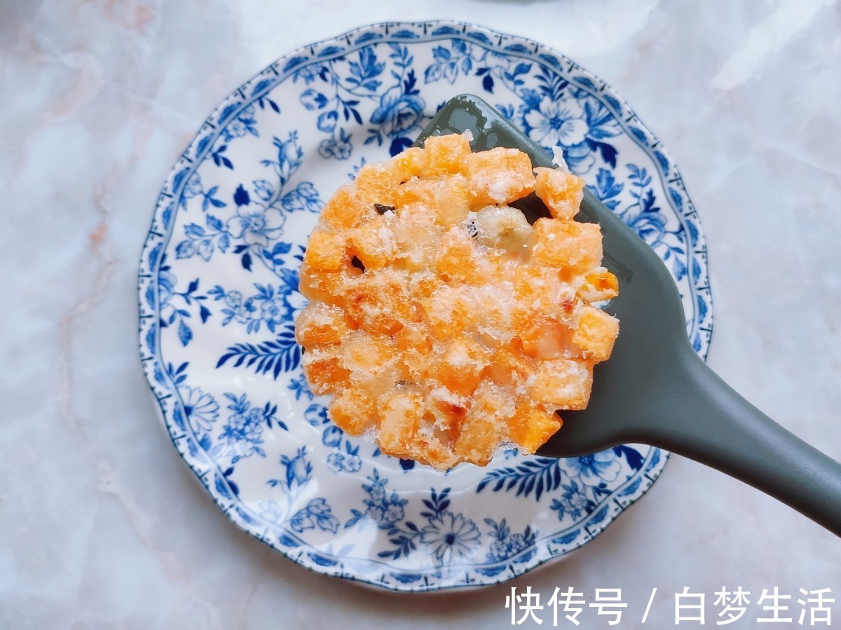 模具|红薯别总煮着吃,放入煎锅中烙一烙,外酥里嫩,太好吃了