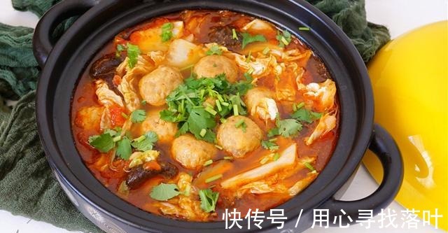 香菇|天冷了，吃炒菜不如炖菜，几种食材炖一锅，鲜美营养，热乎又暖身！