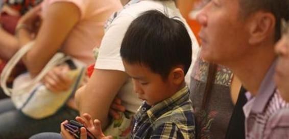 孩子|孩子总想玩游戏,家长别急着阻止,掌握背后逻辑思维,转利为弊