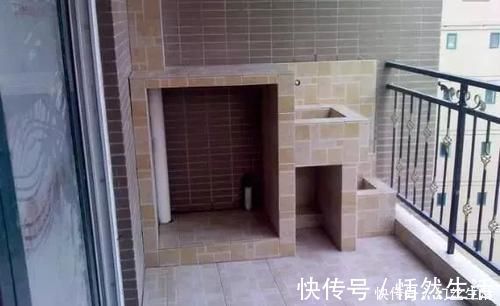 排水|装修把洗衣机放在阳台上，一定要工人装这东西，太实用了