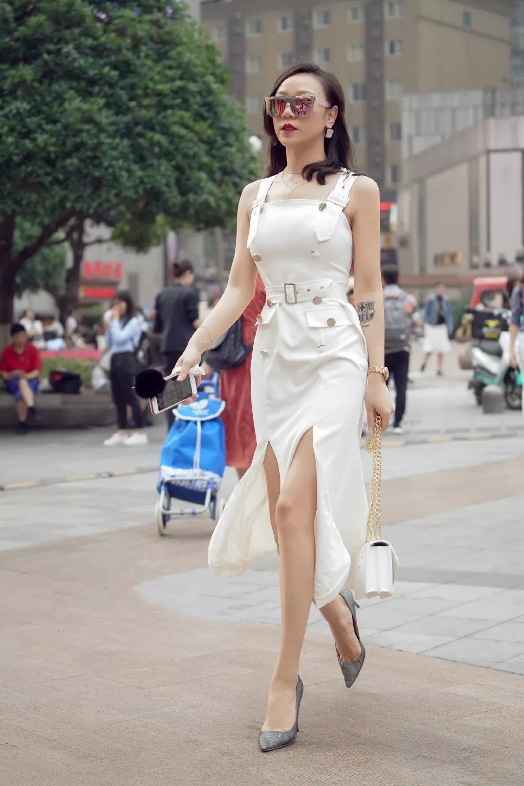 气场|女人穿搭高跟鞋,带给自己更加自信的气场