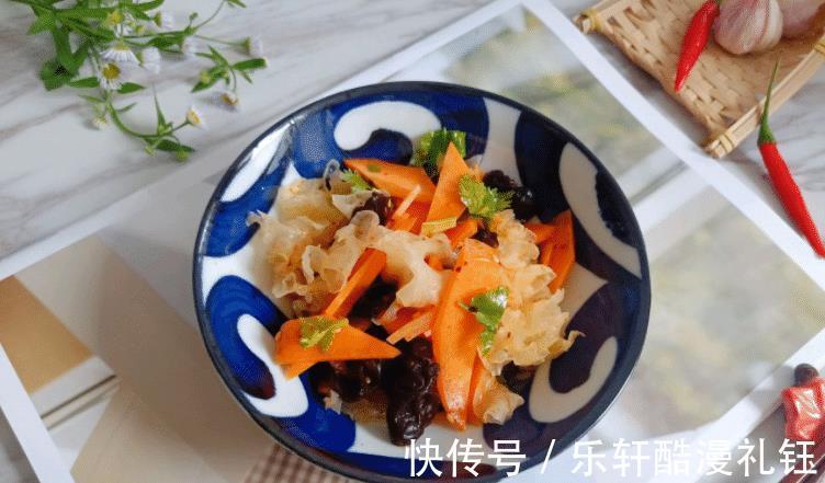 黑木耳|一道适合夏天吃的凉拌菜，酸甜开胃营养高，全家都喜欢