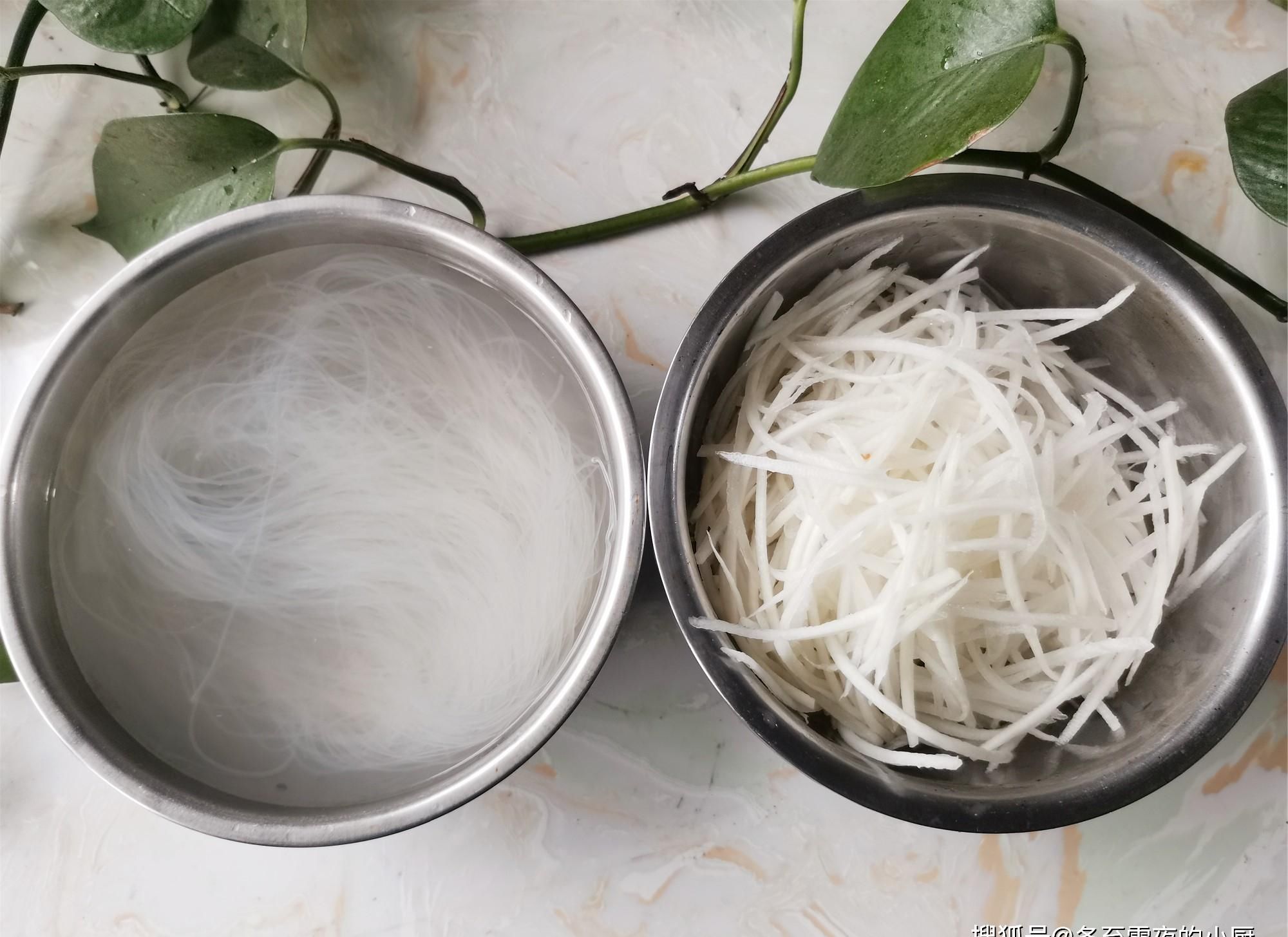 萝卜经典家常做法，百吃不腻，特别适合天冷的时候吃，营养又美味