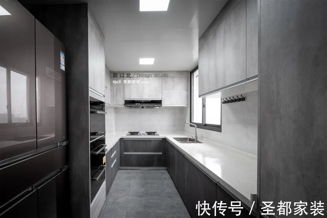 餐厅|184㎡冷灰白现代跃层,打通阳台让客餐厅扩大2倍,真香
