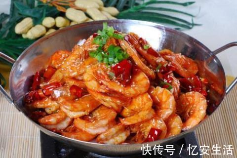 排便|这4种食物会给肠道“添堵”，被便秘困扰的人不妨少吃点