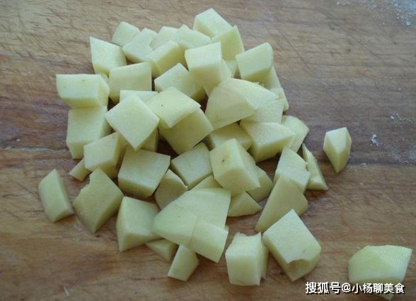 味道|煮汤时盐放多了怎么办?大厨教你三招,不加水味道也能变清淡