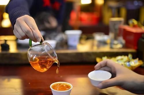 肠胃病|喝茶不注意种类,会喝出高血压、肠胃病?辟谣:喝茶没那么多事