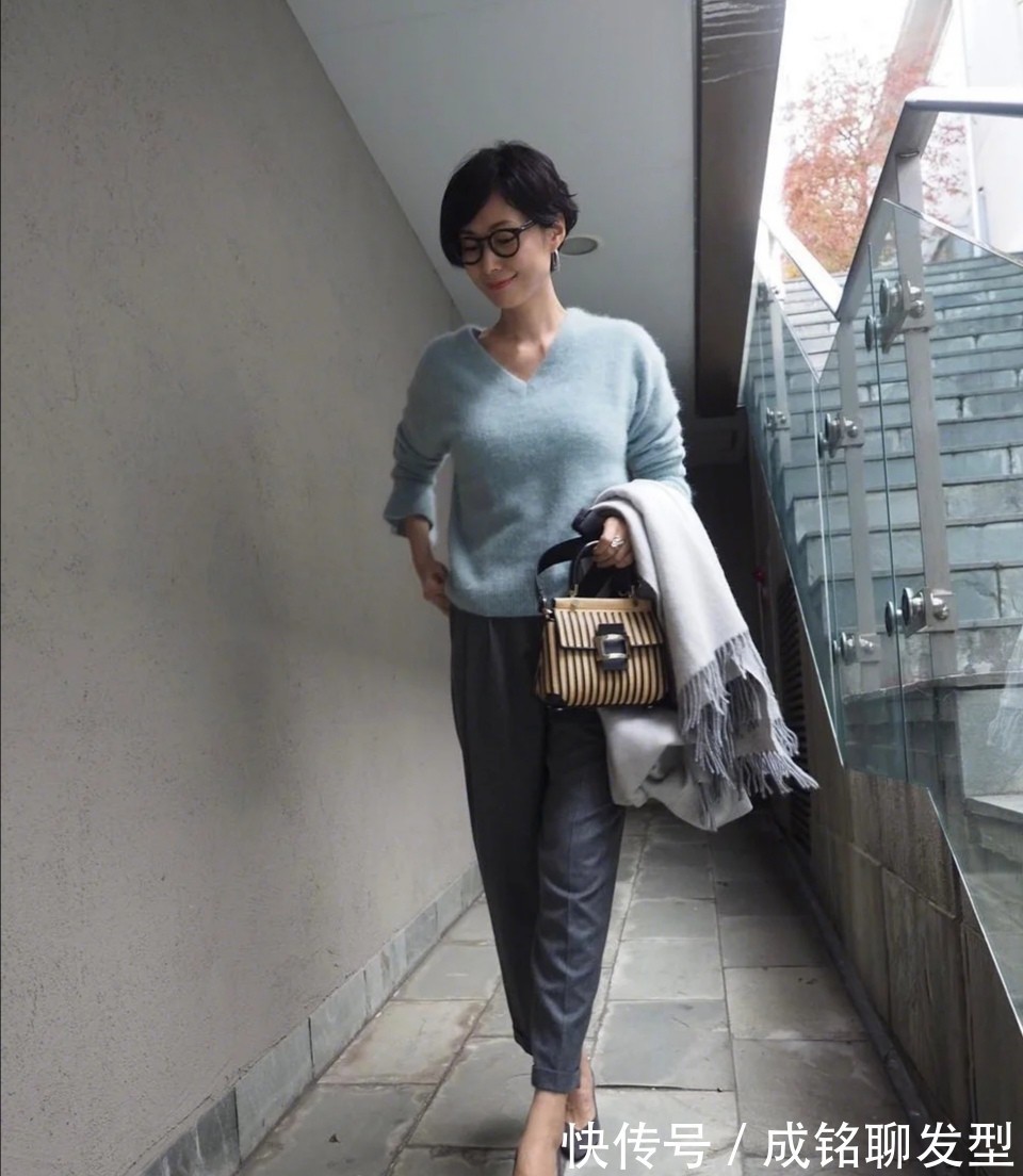选用|过了四十岁的女人更要注重衣品,试试这三种减龄搭配,优雅又高级