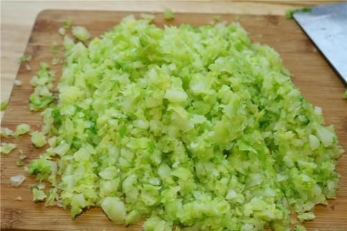 圆白菜|秘制三鲜饺子做法，不放肉鲜上加鲜，不爱饺子也能吃完一盘