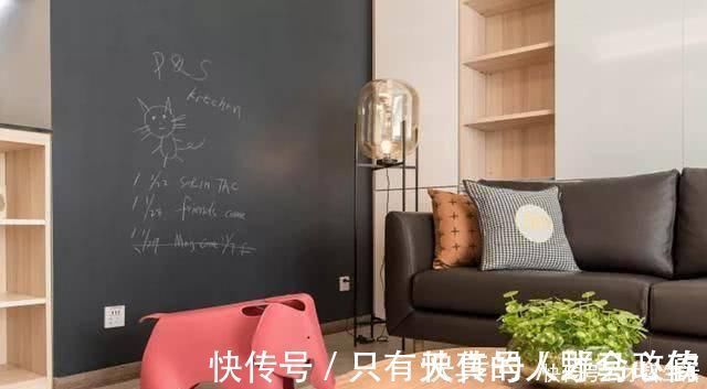 老公|老公坚持装4米长电视柜,沙发墙“加厚”35公分完工都夸他机智