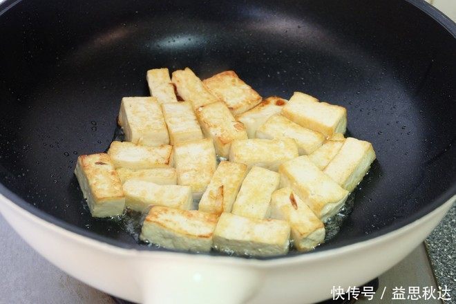 奥尔良|豆腐这做法简直绝了！无比下饭的家常菜，好吃到停不下来