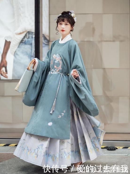 汉服|最近火了一种穿法“汉服+高跟鞋”，优雅又时尚，回头率十足