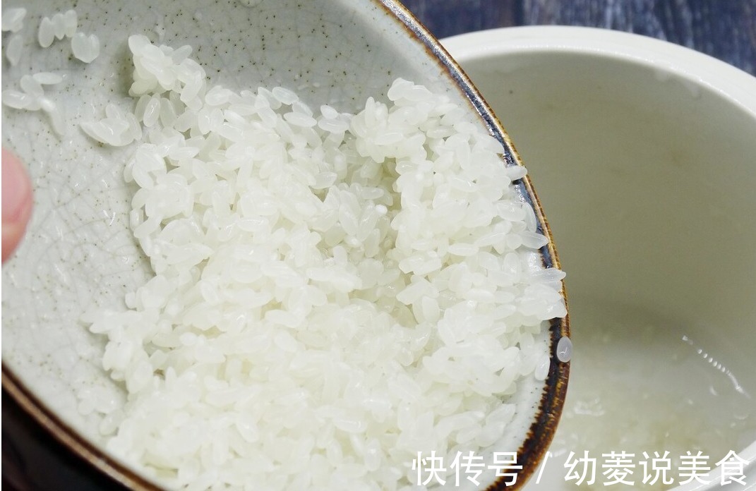 熬粥时,到底放冷水还是热水大多数人都做错了,粥不香浓也难吃
