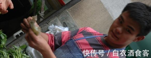 非誠勿擾：“賣菜哥”相親，成功牽手女神，7年后現狀令人唏噓！