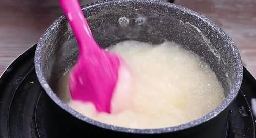 超爱|秋冬雪梨正确做法，不蒸不煮，润肺去火，宝宝超爱吃，辅食首选