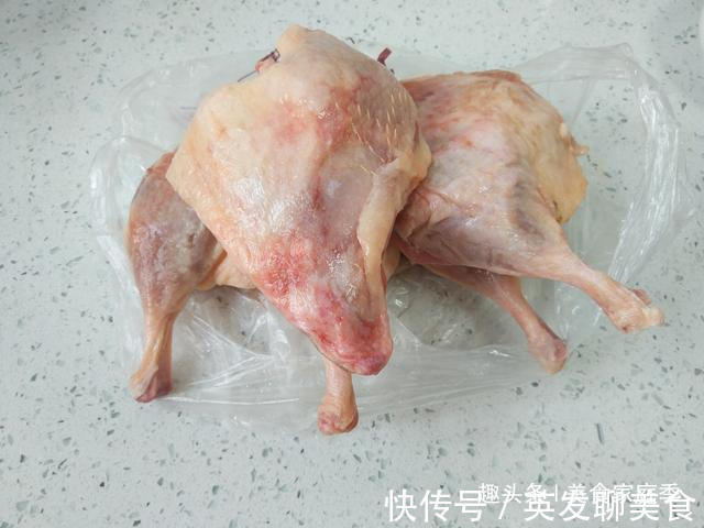 金黄|沙县小吃10元一只的鸭腿，在家9.9元卤一锅，色泽金黄诱人超好吃