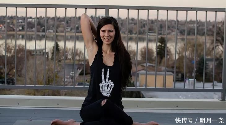 左腿|这套经典瑜伽动作，帮你打开髋部关节，滋养骨盆效果杠杠滴