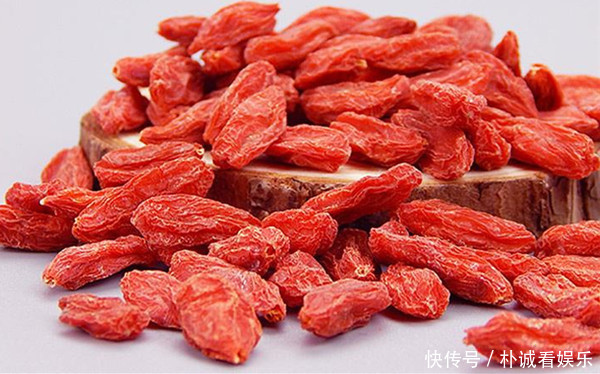 枸杞|枸杞白天吃和晚上吃哪个好吃对“赛人参”，吃错“易生病”