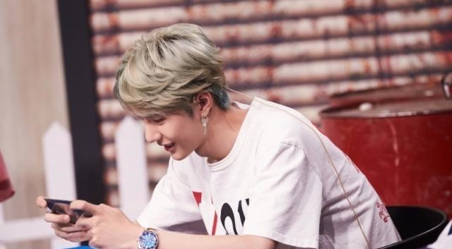 时间|在王一博综艺节目现场,游戏玩得太多,导演非常生气