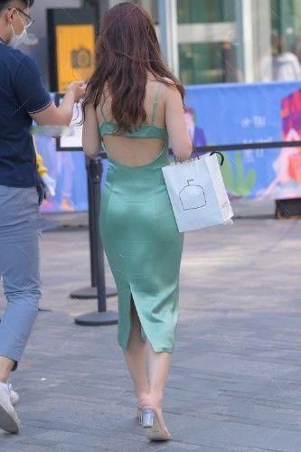 清新 果绿色紧身丝质长裙，时尚性感清新秀美，满满的设计感