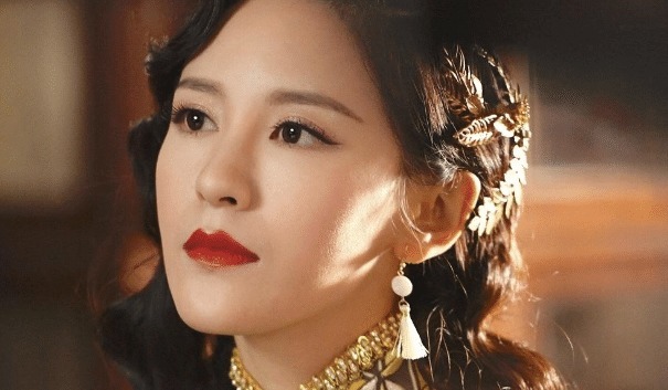 出演|从小喜欢画画的她,在初中时期举办个人画展,也有不俗的表演功底!