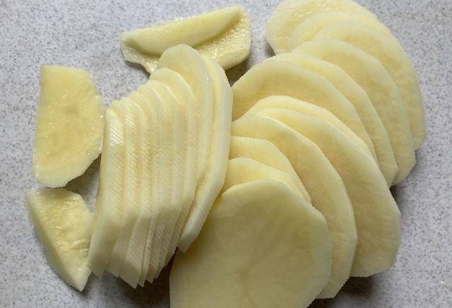 每周|自从学会了土豆的新吃法,每周十斤不够吃,做法简单,内软外脆