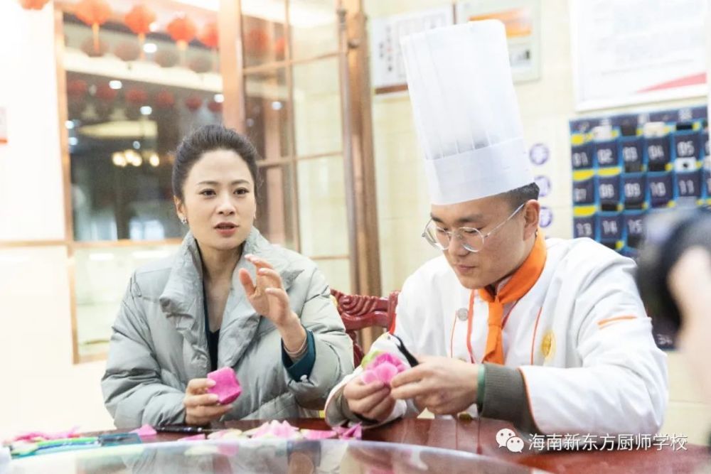 央视《厨王争霸》惊现历届节目年纪最小选手!新东方学子的无限可能!