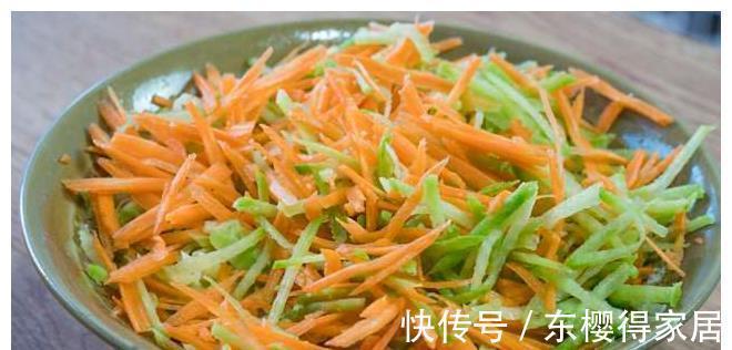 青萝卜|懒得做早餐？1张饺子皮吃出3道花样，比饺子好吃，比馒头简单