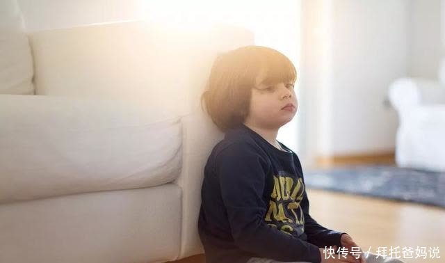 三年级学生不自信?父母只是学了3招,正面引导孩子,孩子变自信