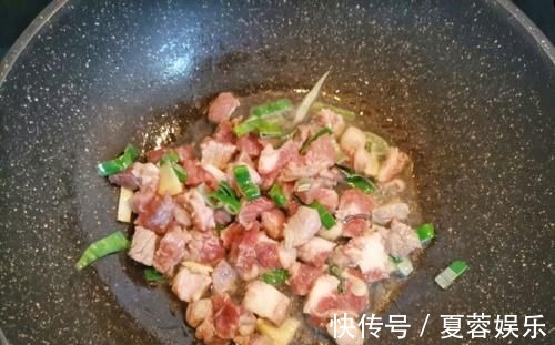 这才是萝卜炖牛腩的家常做法,口感劲道,肉质鲜嫩,汤汁浓郁下饭