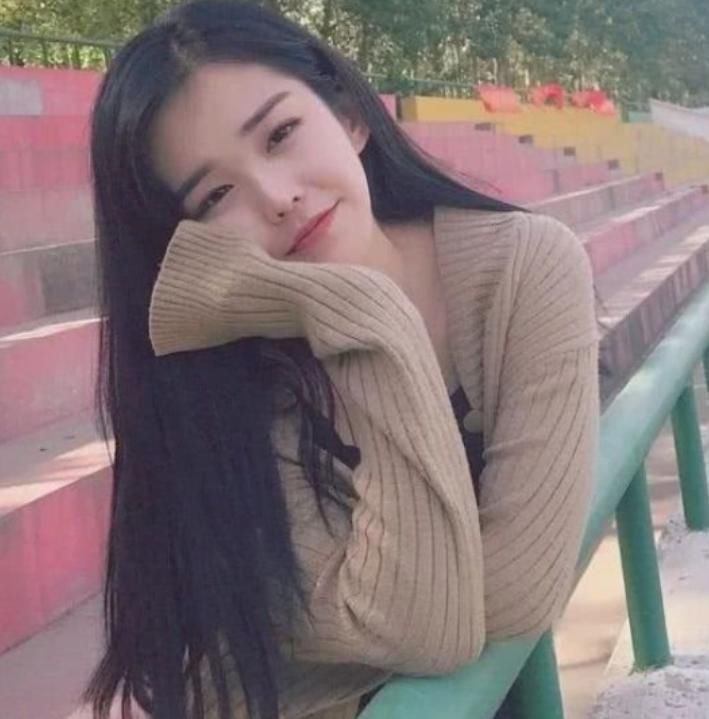 女孩子刚洗完头，尽可能做到“这3点”，头发才能迷倒一片异性