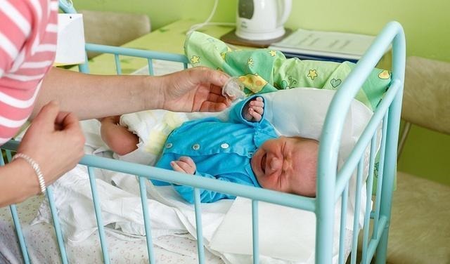 精子|俩姐妹同时生娃，宝宝却出奇的像，亲子鉴定后俩人从此“绝交”