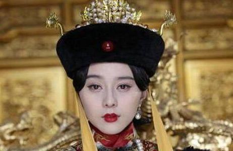 女人|站在中国顶端的女人：死后全国降半旗默哀，最终却被掘坟开棺