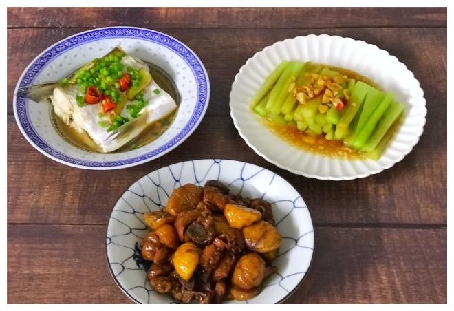 一家三口晚餐分享,10天不重样,花钱不多,家人吃得满足,累也