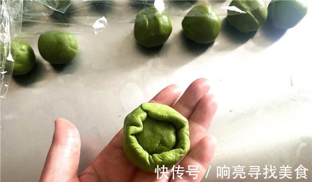 抹茶|抹茶鲜花饼，花香四溢酥到掉渣，一开口停不了，完美配方一学就会！