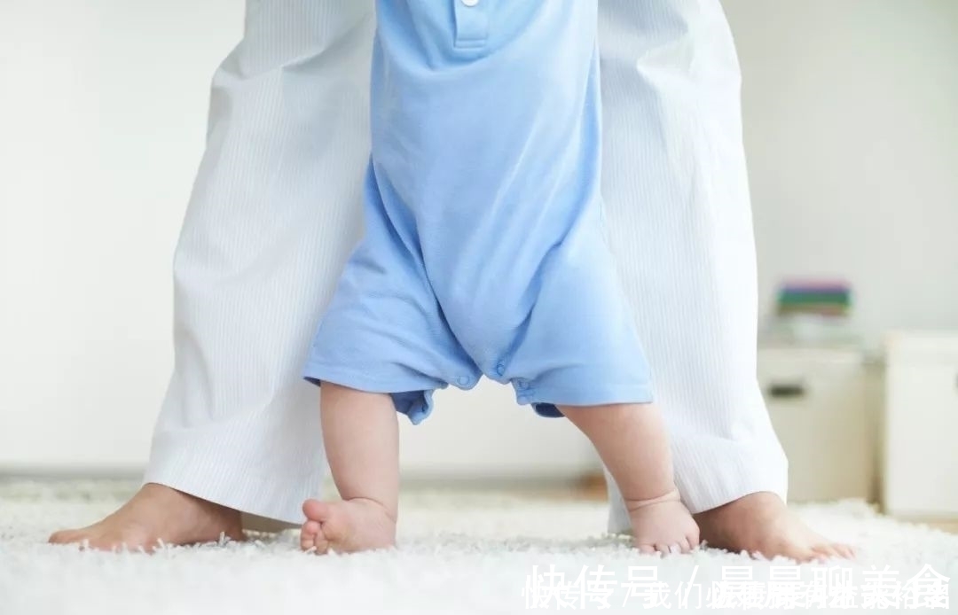 七个月|孩子“先爬后走”和“不爬就走”,差距真这么大?你家孩子是哪种