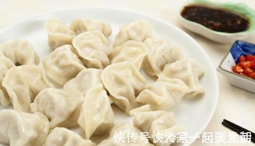 速冻水饺|煮水饺有2个“坑”,用正确的方法煮饺子,煮的饺子不粘也不破皮