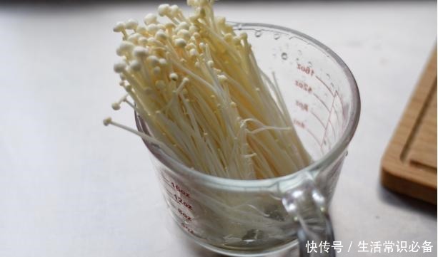 海鲜|半斤鲜虾,半斤花蛤,1把金针菇,烤出“海鲜大咖”,吃得超过瘾