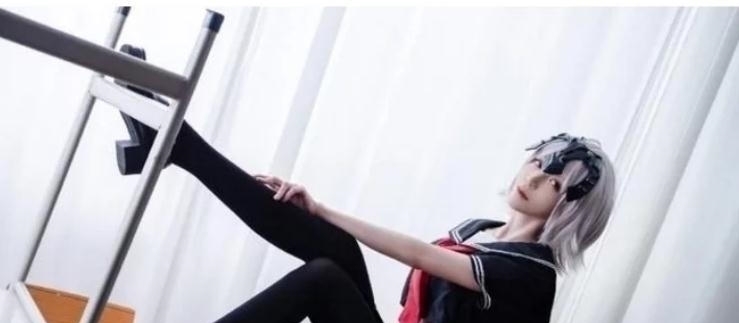 贞德|小姐姐cos黑贞，本以为是青铜，看到腿部特色血槽已空