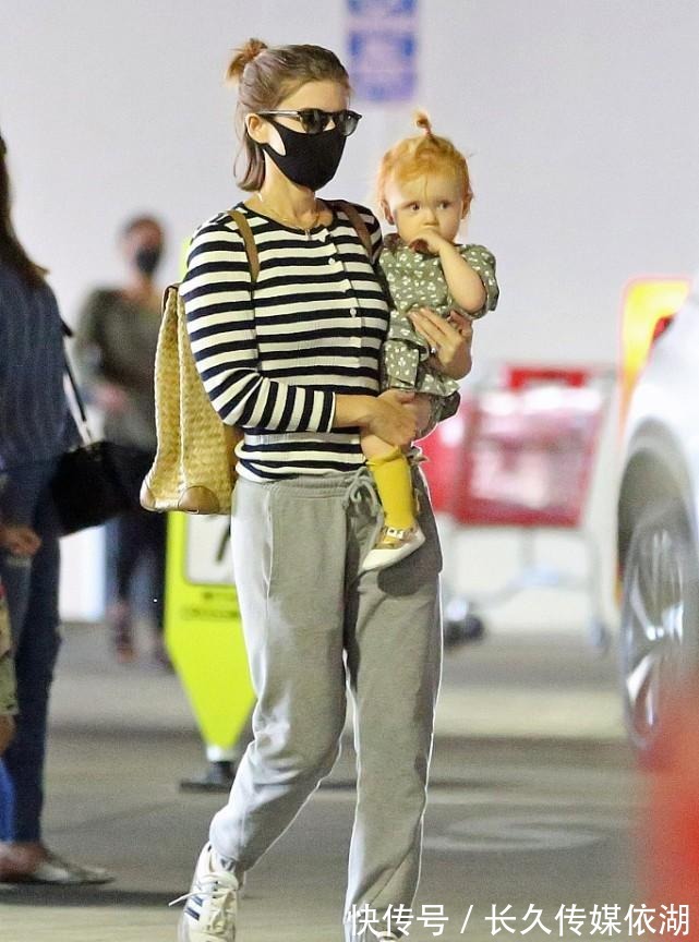 缓震性|德训鞋缓震性好还耐穿,款式复古却挺舒服,带娃逛街都能穿