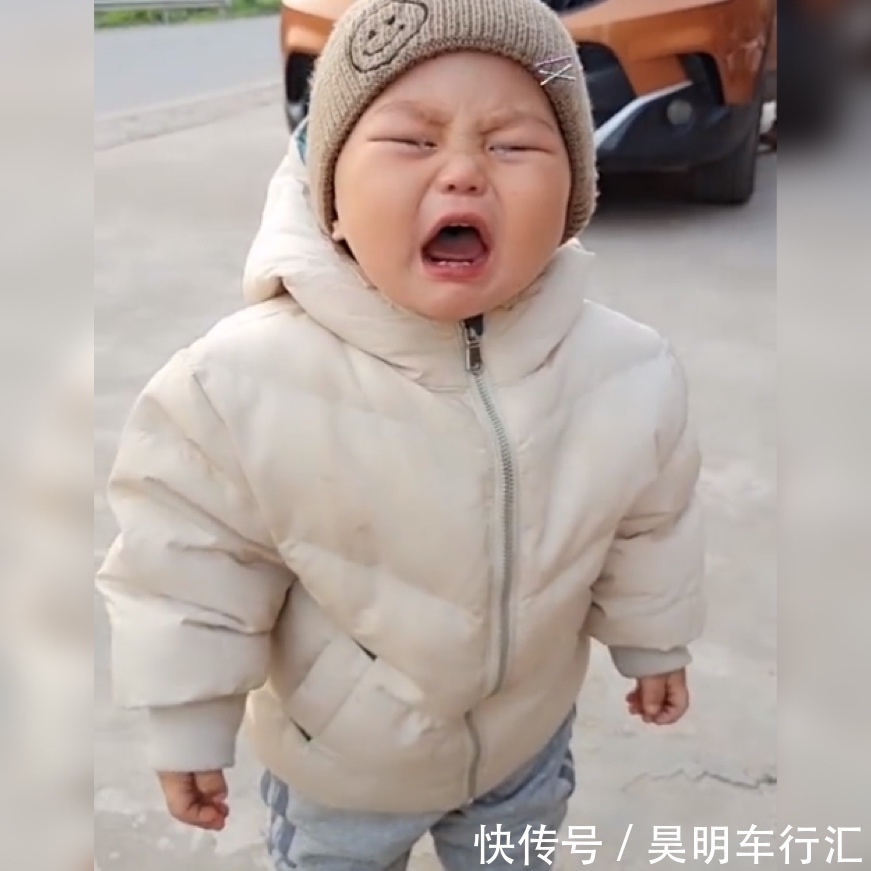 宝宝们|萌娃被宝妈惹哭,哭出的大泡泡令网友哭笑不得:小鲤鱼吐泡泡了!
