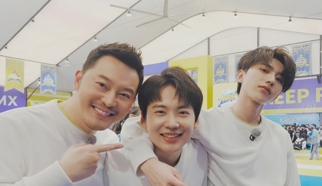 常駐嘉賓|奔跑吧:全員回歸,看baby配了什么鞋?是對(duì)宋雨琦最大尊重