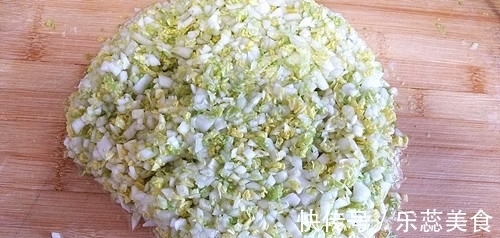 米酒|包饺子白菜馅要杀水吗?许多人都弄错了,难怪饺子干柴不好吃