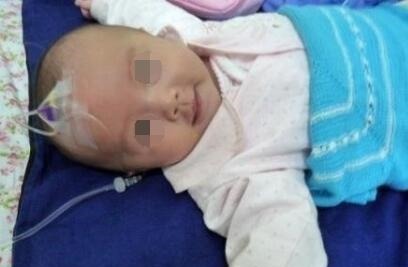 满月|满月的宝宝会翻身,婆婆天天炫耀说“神童”,知道原因后跪地大哭